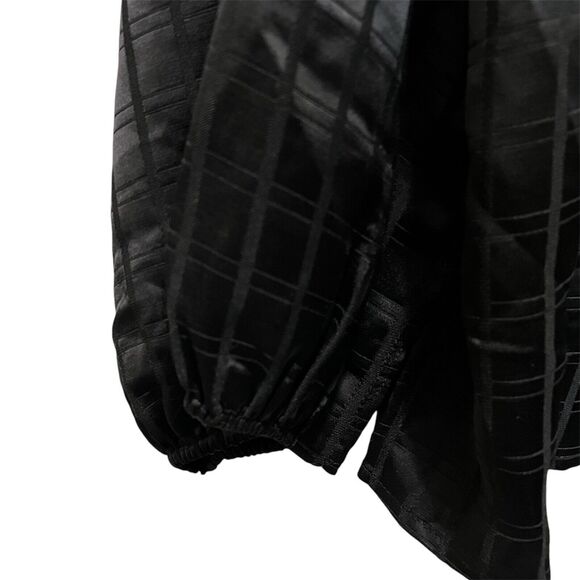 Liz Claiborne Woman 0X Plus Size Black Blouse Keyhole Neckline Elastic Cuffs NWT - Picture 3 of 6